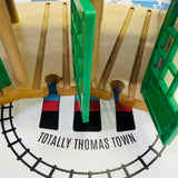 Tidmouth Sheds (Learning Curve) Roundhouse #3 Different Turntable Chipped Wall/Track Wooden - Used