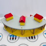 Roundhouse for 5 Trains Generic Brand Fair Condition Wooden - Used