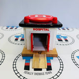 Hôpital de sauvetage en bon état n° 2 avec rampe en bois - Occasion