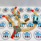 Coffret de chargement et de levage Bases modifiées non peintes (Thomas en bois Mattel) – Usagé