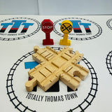 Crossing Track with 2 Warning Signs (Learning Curve 1994) Clickity Clack - Thomas Brand
