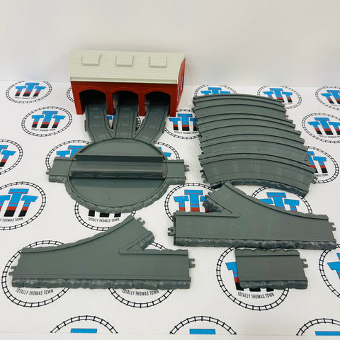 ERTL Roundhouse Playset #2 No Signs - Used