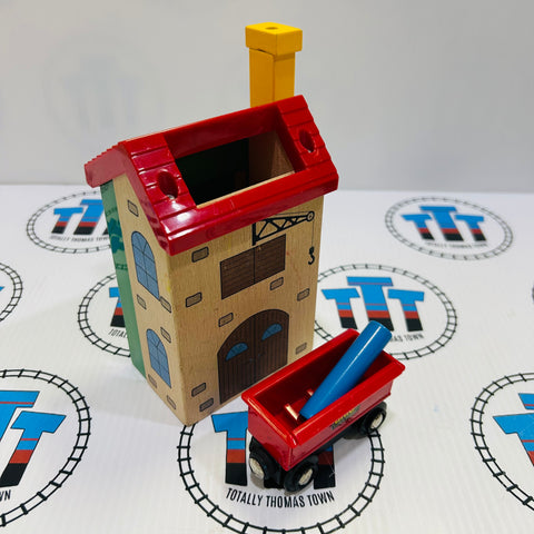 BRIO Push and Load Tower with Cargo Car & Blue Pipe 33324 Wooden - Used