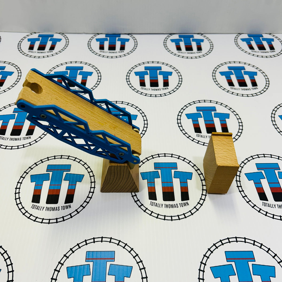 BRIO 33364 Drawbridge Different Riser Wooden - Used – Totally Thomas Town