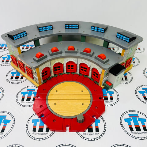 Deluxe Roundhouse #3 Discoloured Wall with Turntable No Rails Wooden - Used