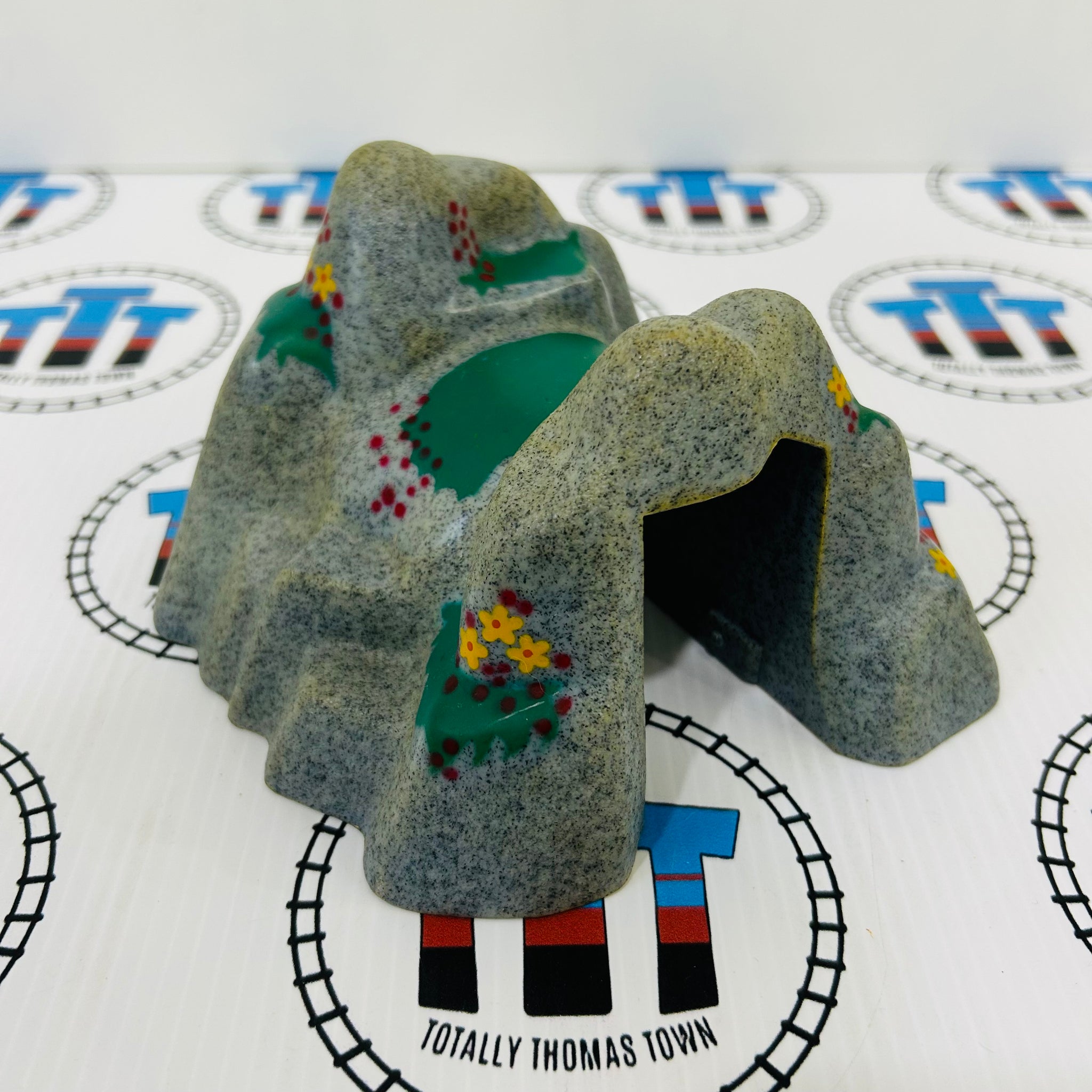 BRIO 33027 Plastic Mountain Tunnel with Moss Discoloured Used