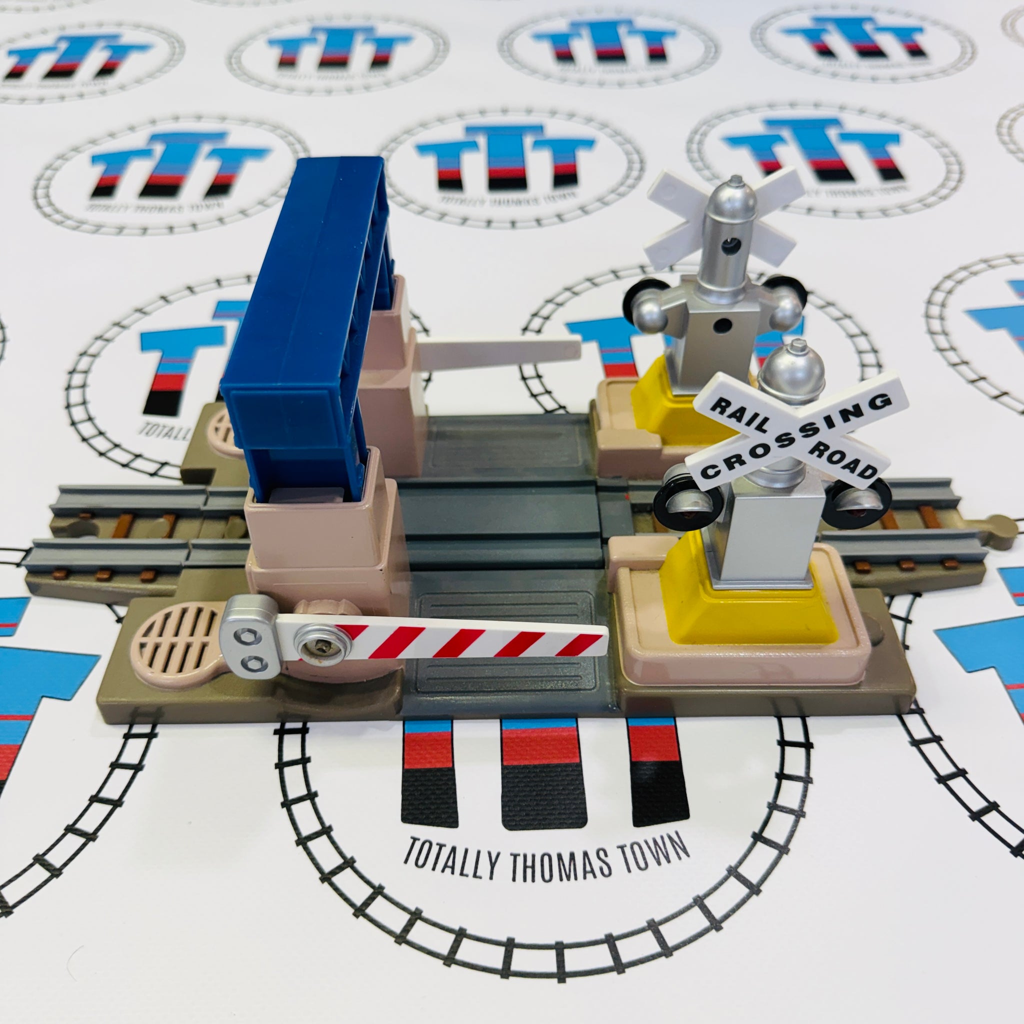 Lionel Great Railway Adventure Railroad Crossing (Electronics NOT