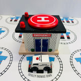 Hôpital de secours avec rampe et ambulance (2003) #1 en bois - Utilisé
