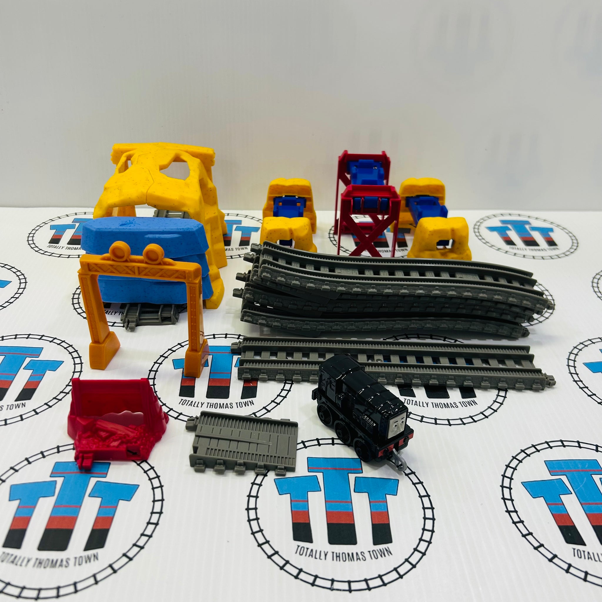 / Thomas Fletchner　トーマス・フレクトナー Diesel Tunnel Blast Set Complete Used - Trackmaster Push Along