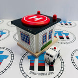 Hôpital de secours avec rampe et ambulance (2003) #1 en bois - Utilisé