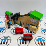 Coal Company with Conveyor #1, 2 Cargo Cars (2001) and 2 Cargo Pieces Chipped Piece Wooden - Used