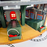 Deluxe Roundhouse #3 Discoloured Wall with Turntable No Rails/Different Colour Center Wooden - Used