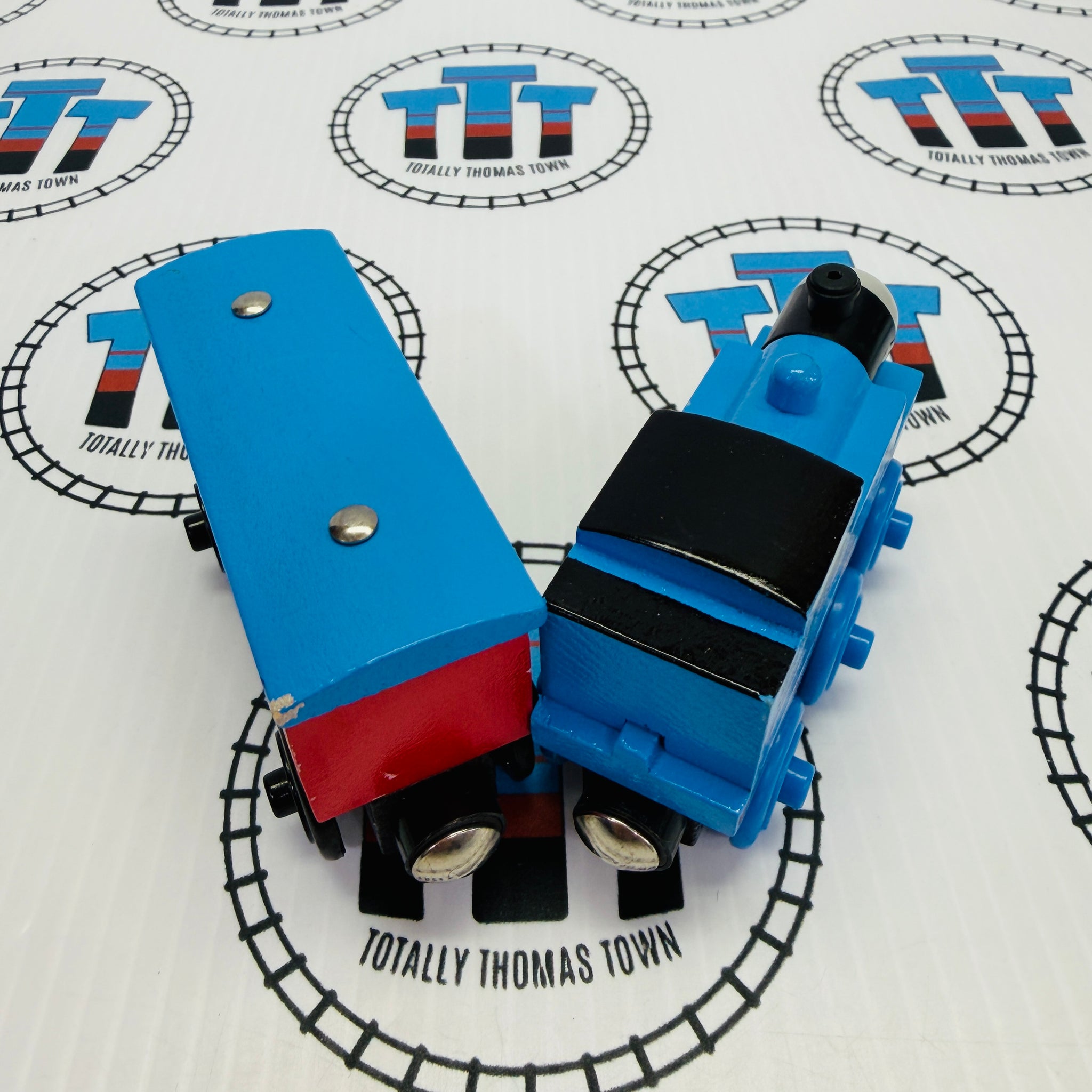 Thomas and Limited Edition Passenger Car - Thomas 10 Years in