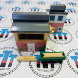 Sawmill Depot with Henry’s Log Car (2002) and 2 Logs #3 Good Condition Wooden - Used