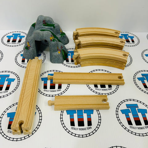 Plastic Mountain Figure 8 Set Other Brand Wooden - Used