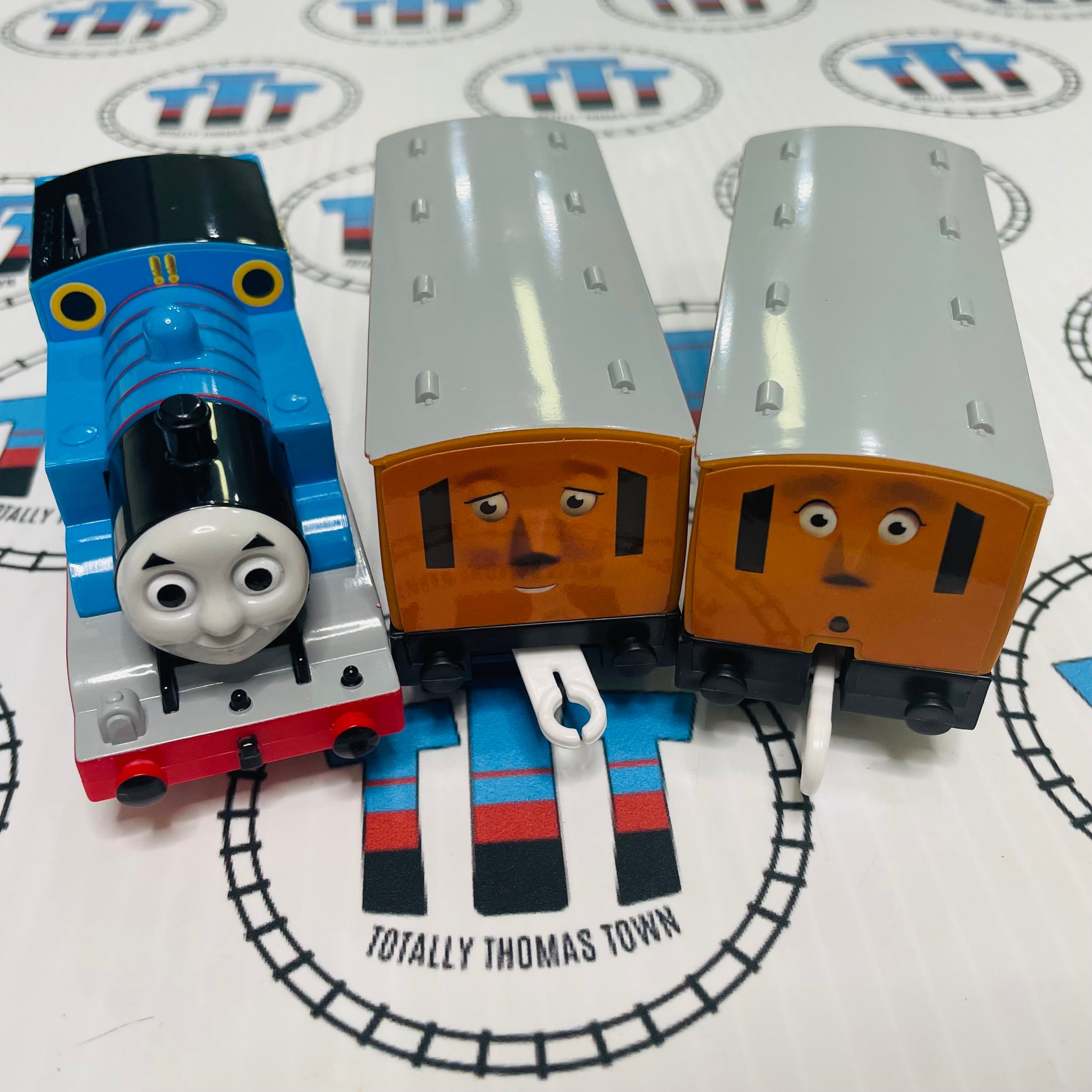 Thomas with Annie and Clarabel 2002 New no Box TOMY Totally Thomas Town