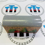 Thomas Stone Tunnel Bruit de roulement Mauvais état Éclats de peinture En bois - Usagé