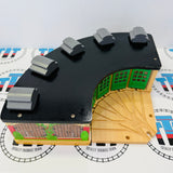 Roundhouse with Splitter #2 Wooden - Used