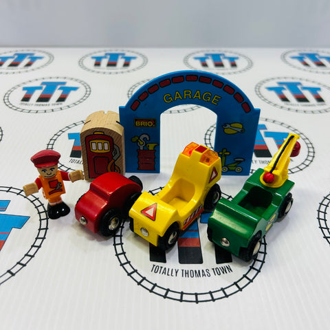 BRIO Garage Play Set with Lights & Sound 33684 Missing One Figure Wooden - Used