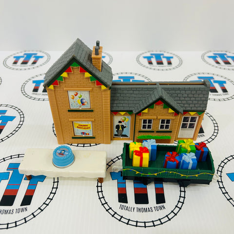Birthday Station, Table and Different Cargo Car (2006) Good Condition Used - Trackmaster