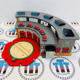 Deluxe Roundhouse #3 Discoloured Wall with Turntable No Rails/Different Colour Center Wooden - Used