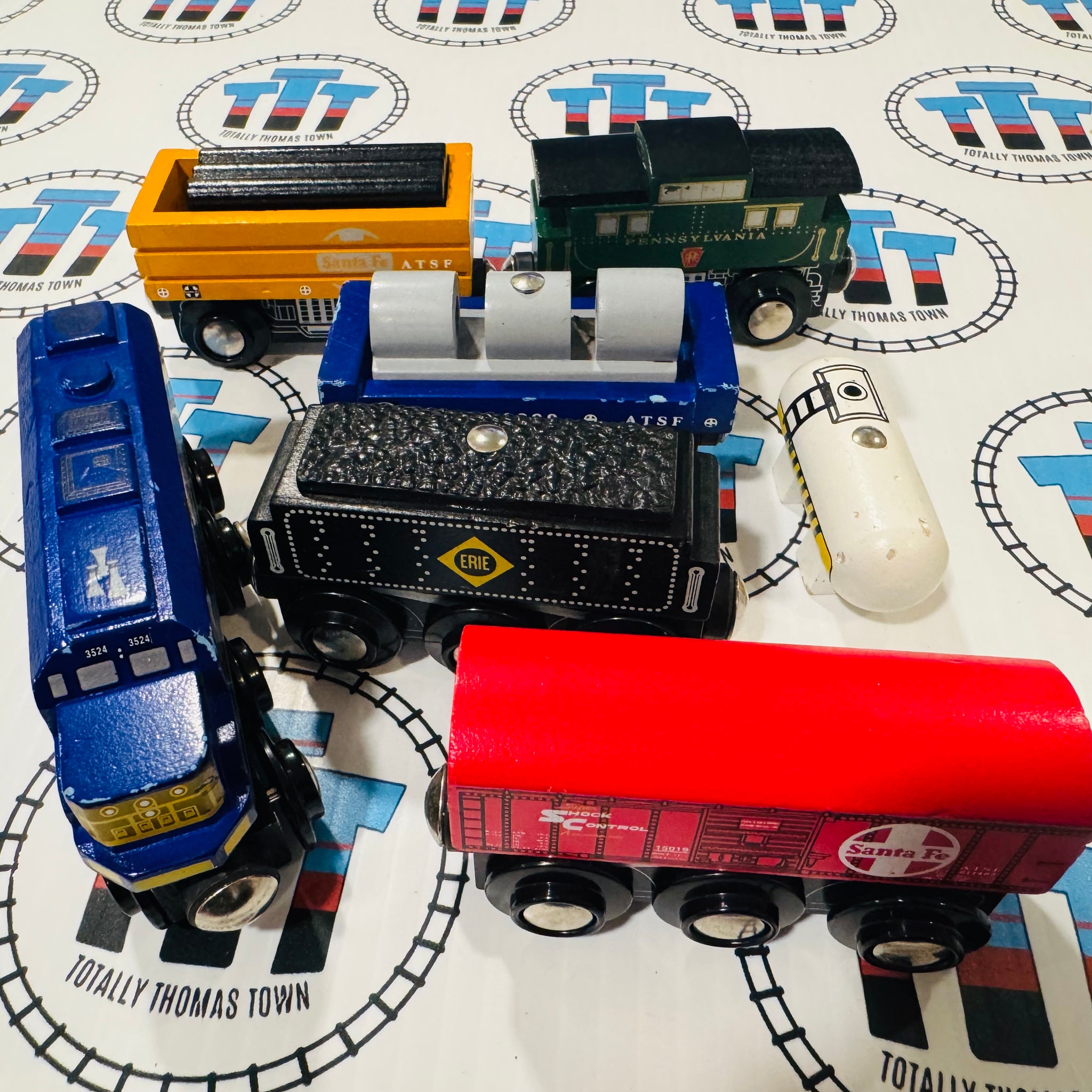 海外切手コレクション　Trains 汽車 Santa Fe 6 Car Expansion Pack Maxim Lionel Heritage Train Rare