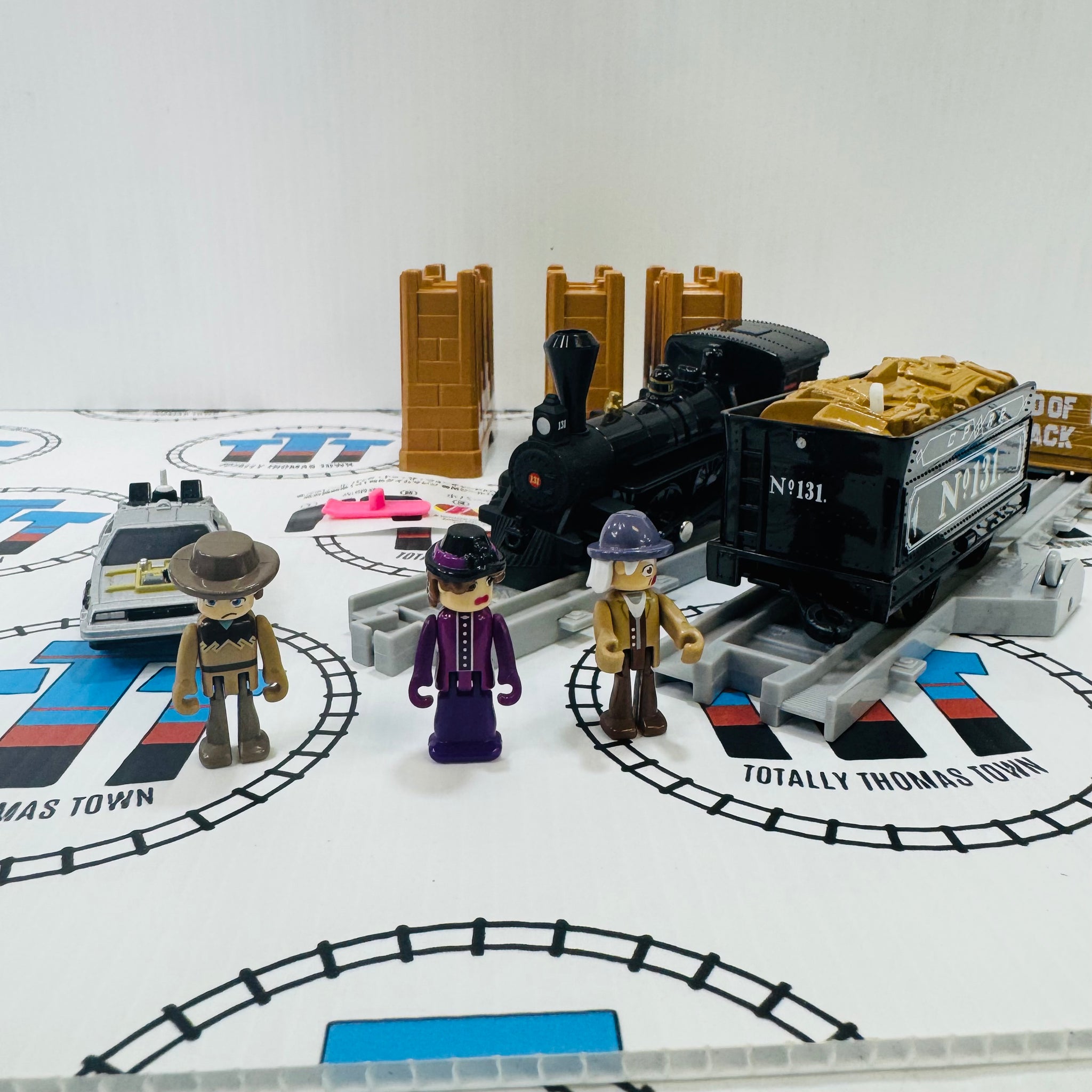 ✭*:゜☆tomomi Shop゜:*✭ Back to the Future III Set New NO Box - TOMY – Totally Thomas Town