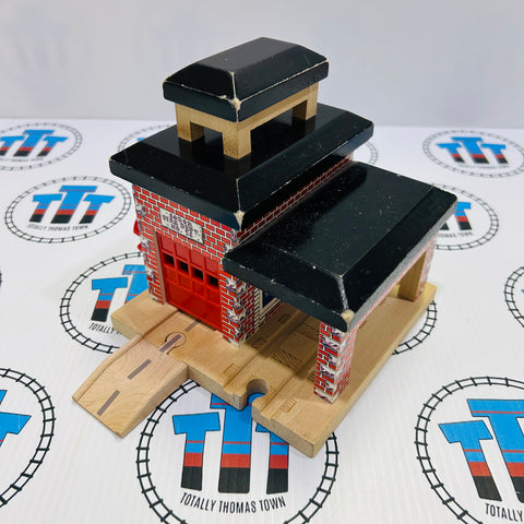 Fire Station with Ramp #2 Roof Formerly Glued Wooden - Used