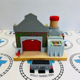 Sodor Power Station (NOT WORKING - SEE NOTES) with 1 Coal Cargo Piece #1 Wooden - Used