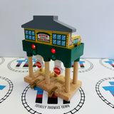 Deluxe Over the Track Signal #4 White Plastic Part Deformed/Bubbled Wooden - Used