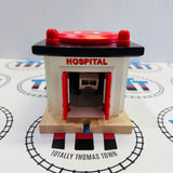 Hôpital de secours avec rampe et ambulance (2003) #1 en bois - Utilisé