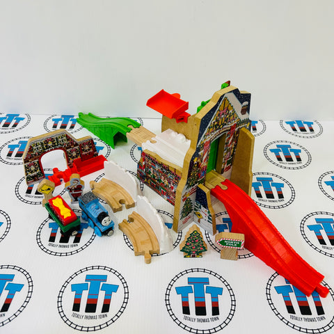 Santa's Workshop Express Station Pack with Thomas & Different Cargo Car - Used