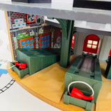 Deluxe Roundhouse #3 Discoloured Wall with Turntable No Rails/Different Colour Center Wooden - Used