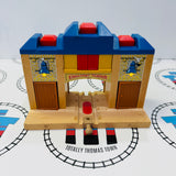 All Aboard Elsbridge Station with Lights and Sound #1 Right Door No Light/Sound when Open Wooden - Used