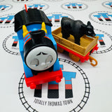 Thomas et sa vache autour de la ferme avec wagon de marchandises (Mattel, 2021) "Tous en avant !" Occasion - Motorisé