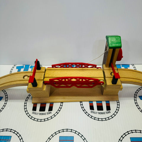 BRIO Lifting Bridge Green Roof 33757 with Track Used - Wooden