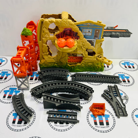 Thomas' Volcano Drop Set Damaged/Missing/Different Pieces Used - Trackmaster Revolution