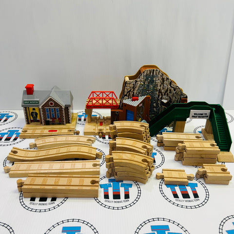 The Great Discovery Engine Recognition Set Wooden - Used