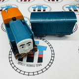 Den et Car (2010) Autocollants déchirés Bruyant Utilisé - Trackmaster