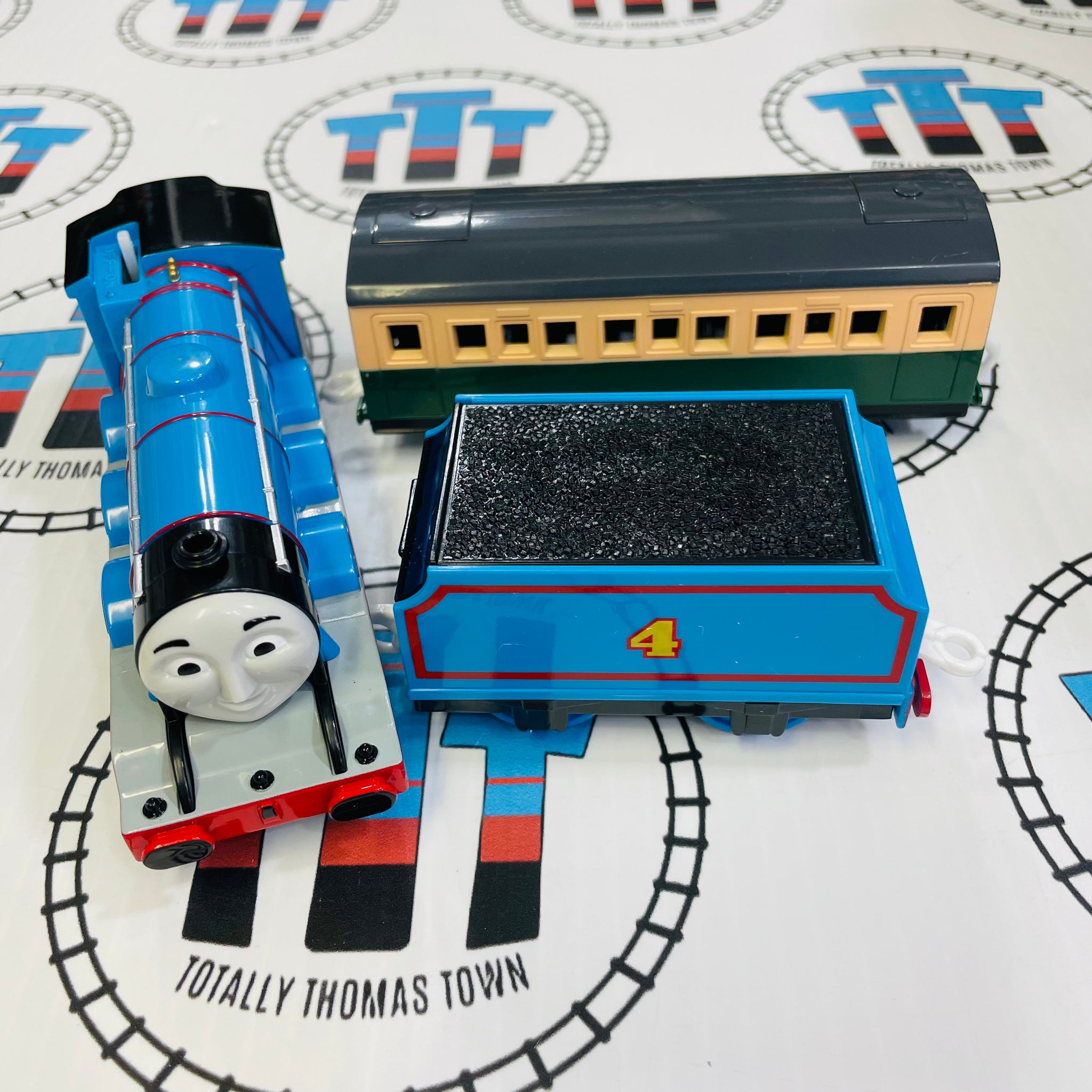 Gordon and Tender with Passenger Car New in Box - TOMY – Totally