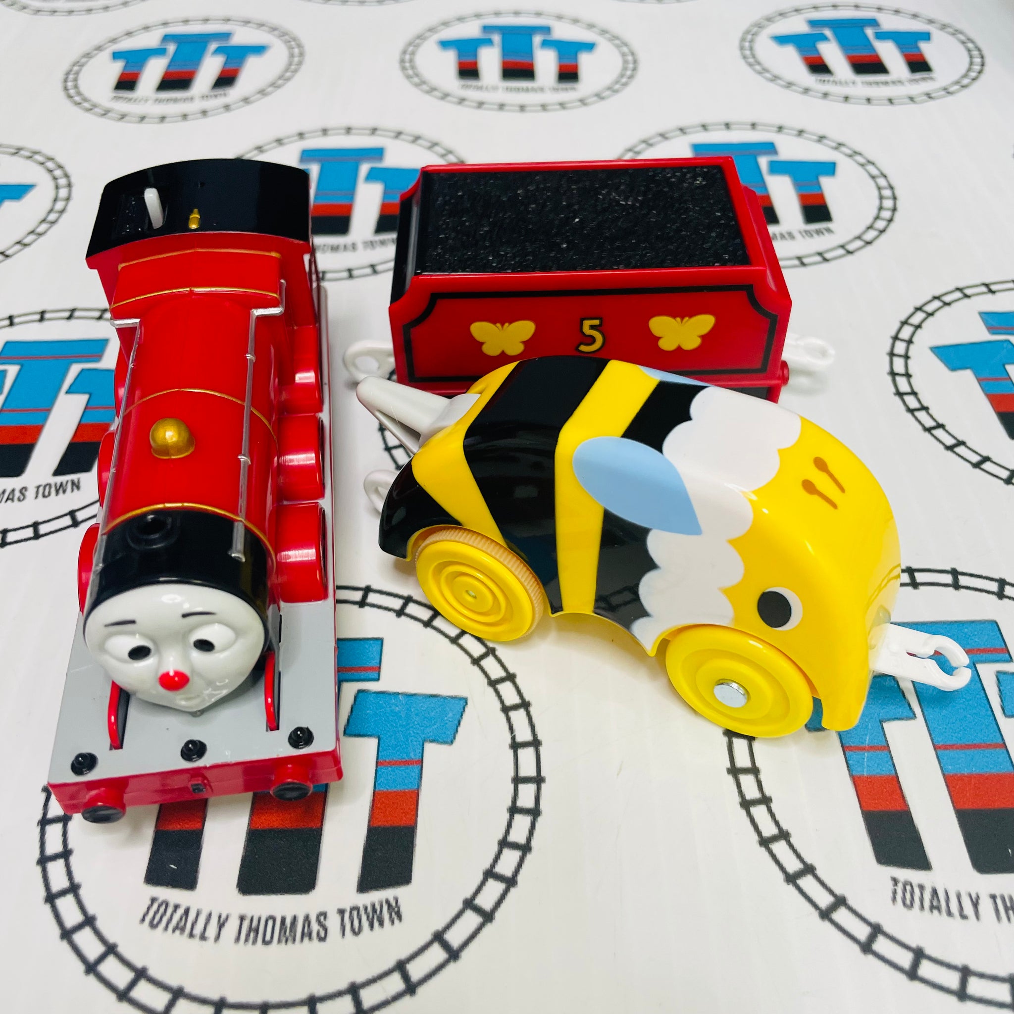 Busy as a Bee James and Tender with Bee with Moving Stinger New In