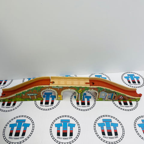 Suddery Transforming Bridge Thomas Brand Wooden - Used